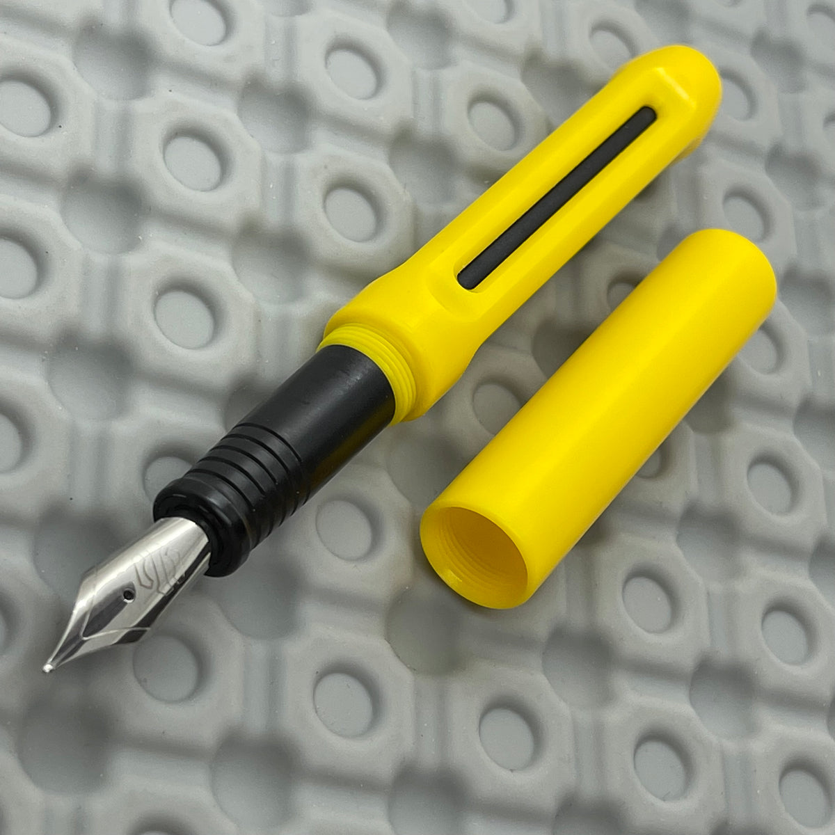 Icon Poly prototype / Yellow