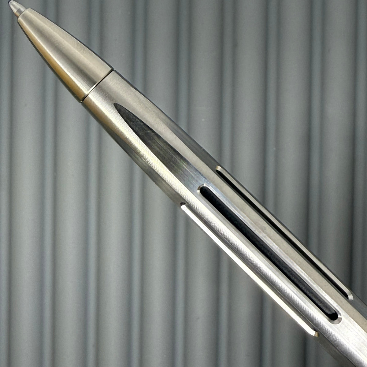 Clickstream / Shiny Titanium