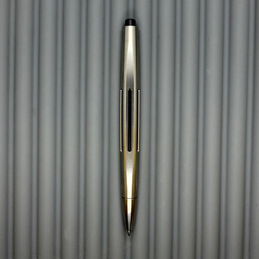 Clickstream / Shiny Titanium