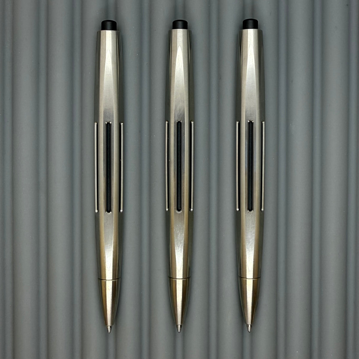 Clickstream / Shiny Titanium