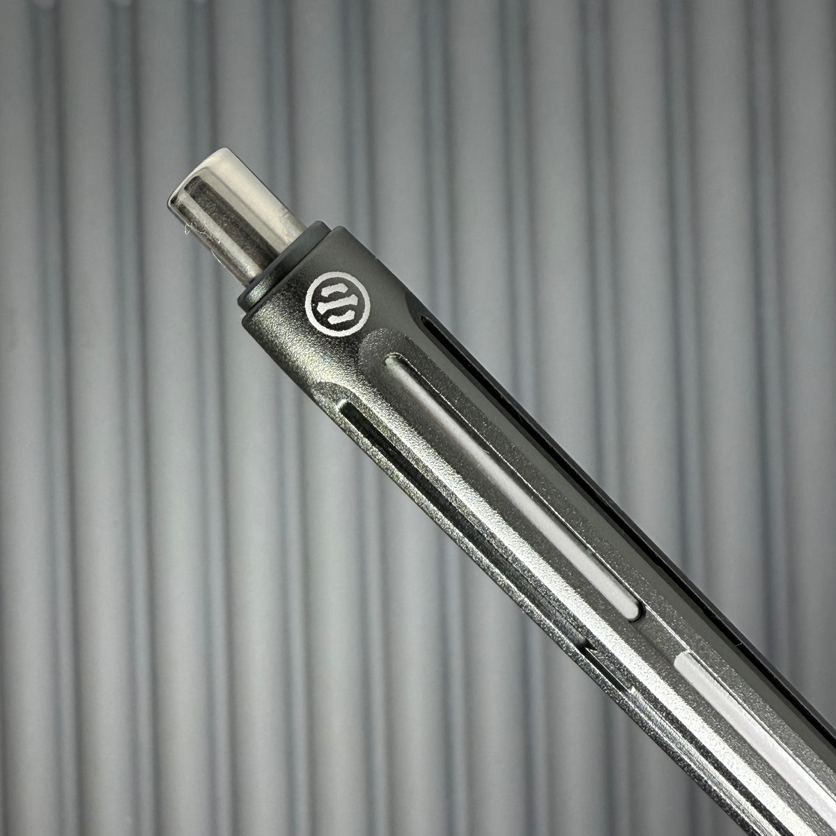 Model 6 / Gunmetal-Silver 0.9mm