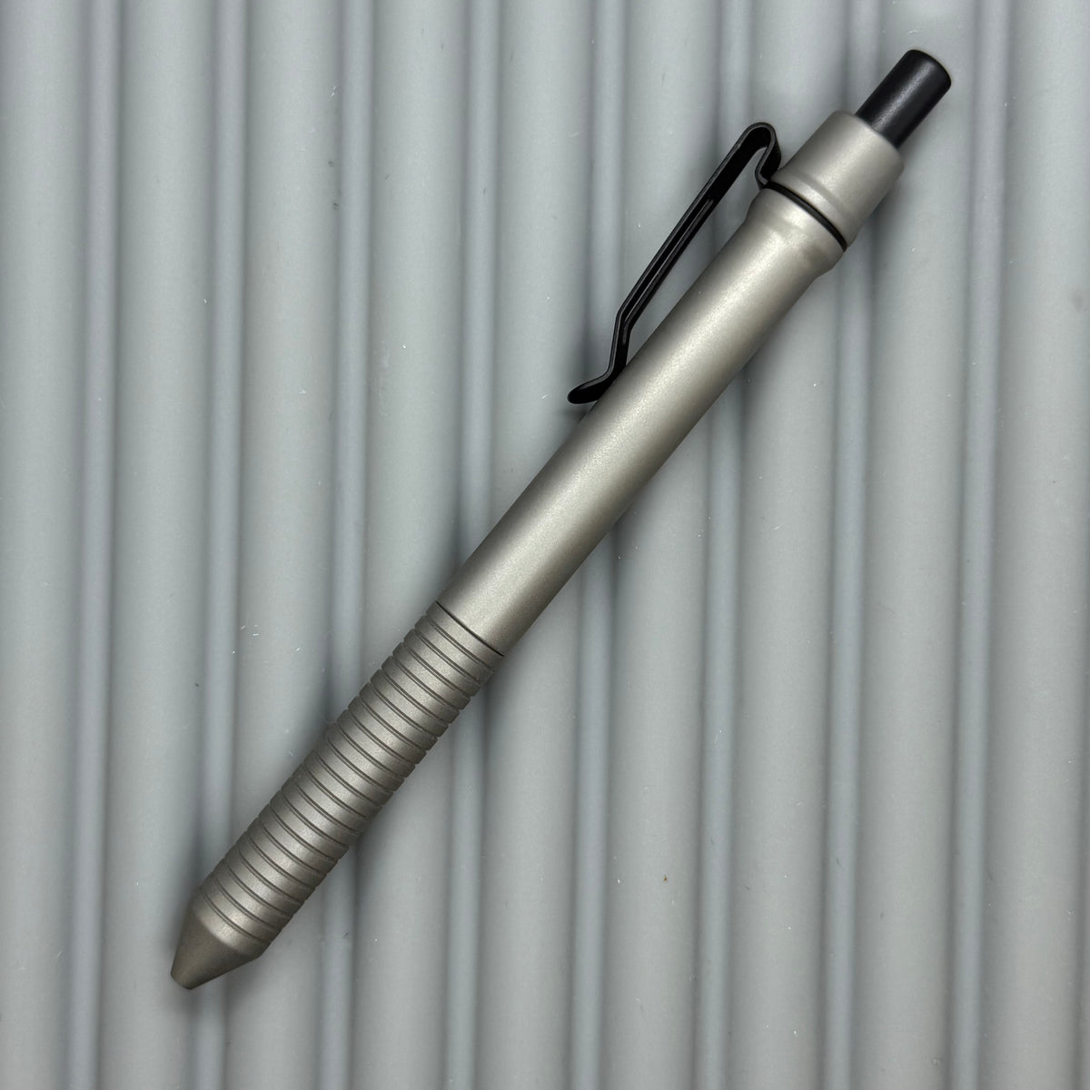 > Spoke Click Model C: Matte Titanium /  Grooved Grip (black accents)