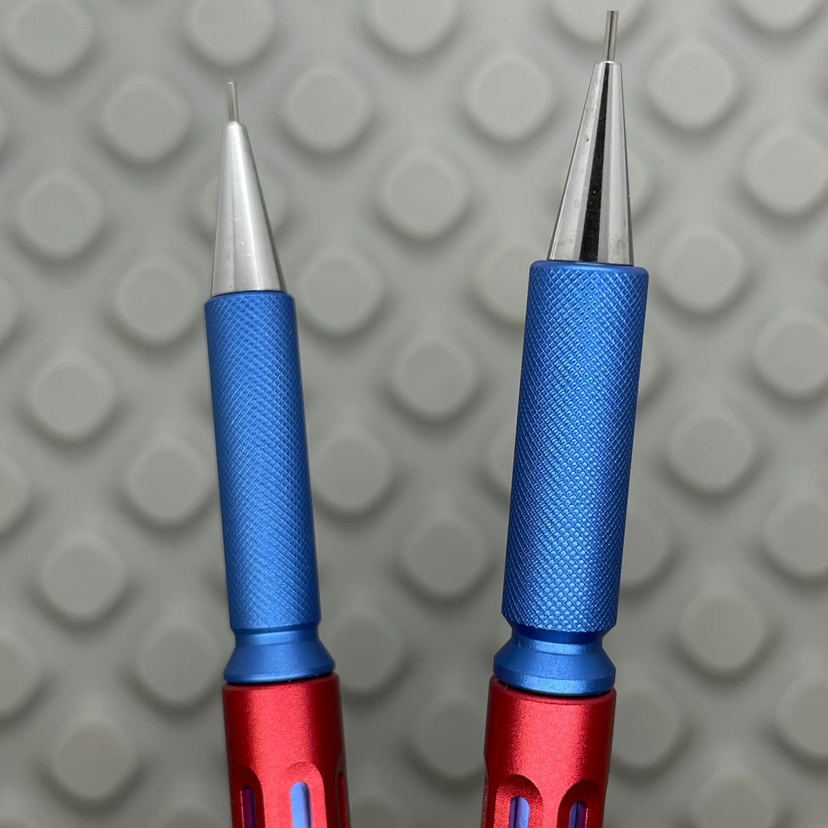 Model 6 / Red-Blue-Blue 0.5mm