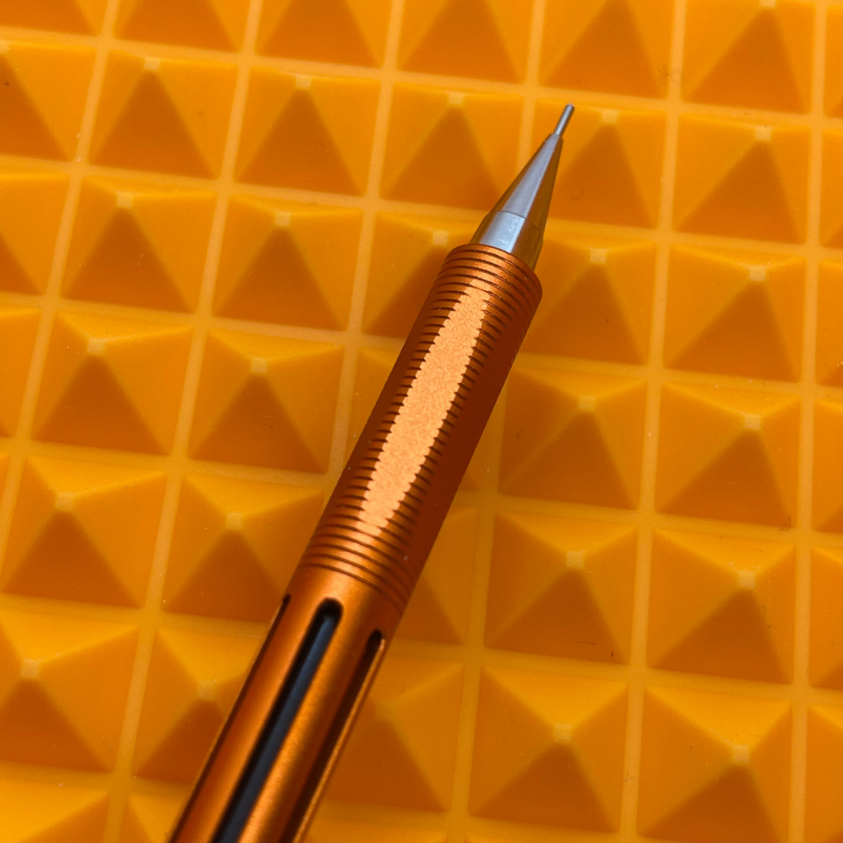 Spoke Pencil Model 5-1 Lava / 0.5mm (with Silicone Tip Guard)