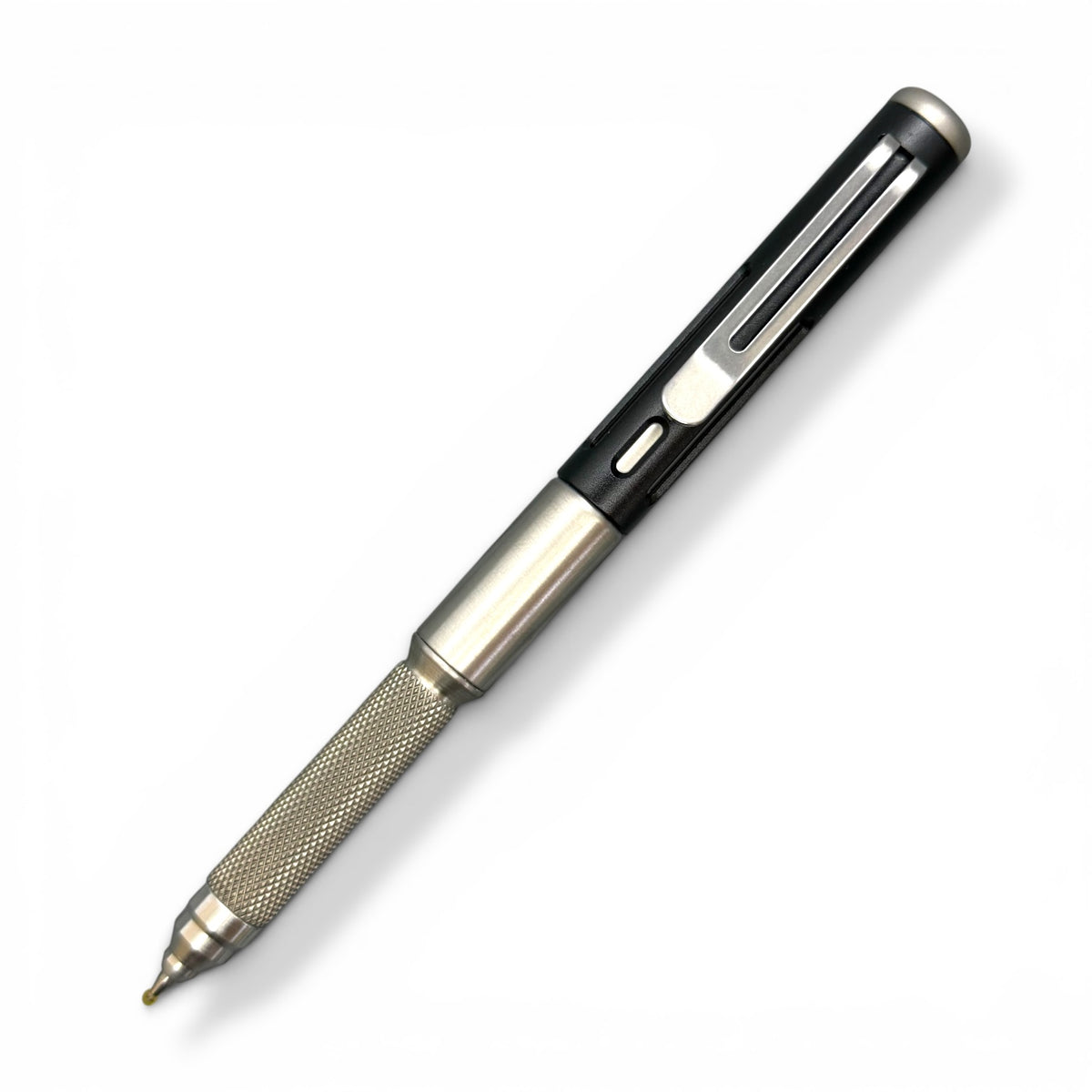Roady  XL / Titanium - Knurled Grip - Black Aluminum Slot Cap