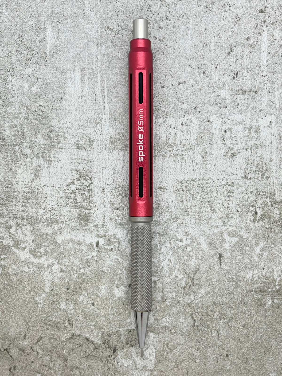 Model 4 / Knurled Grip, Matte Titanium