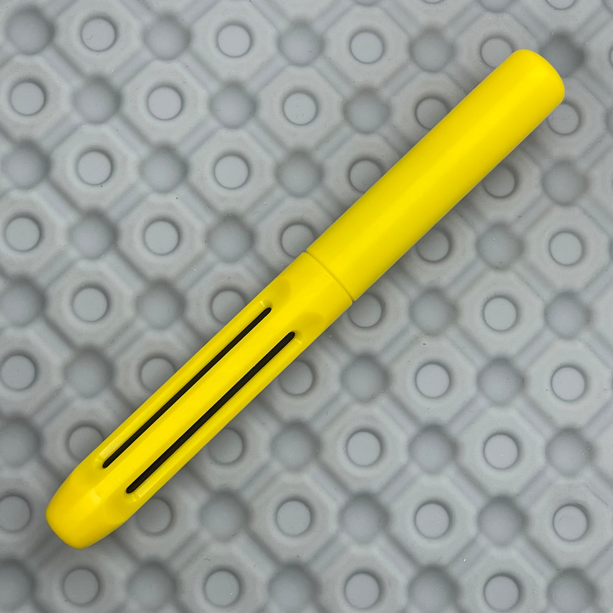 Icon Poly prototype / Yellow