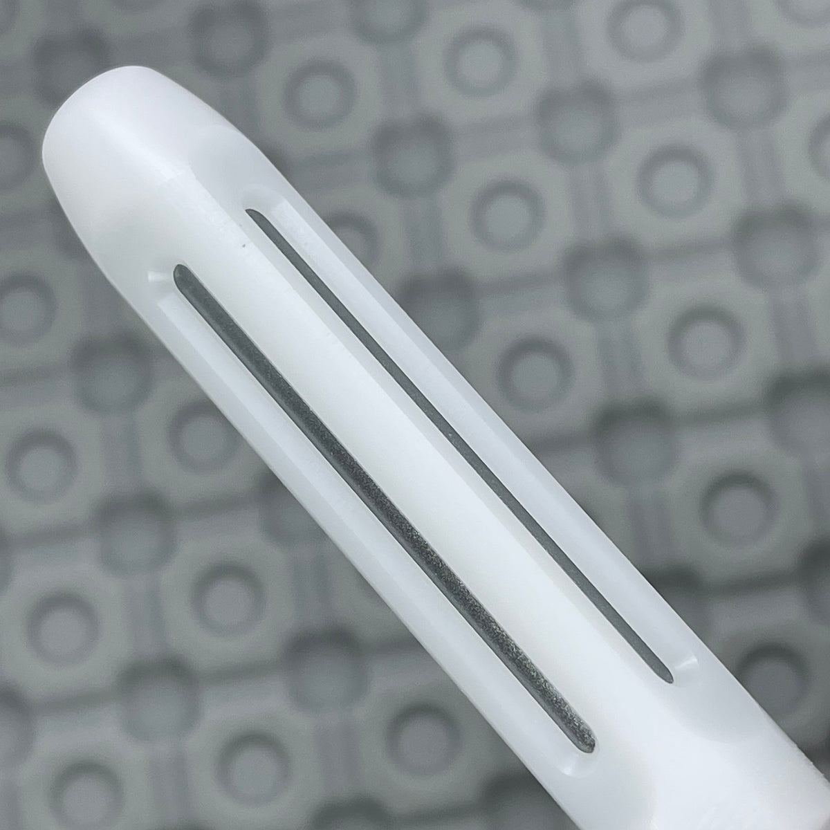 Icon Poly prototype / White