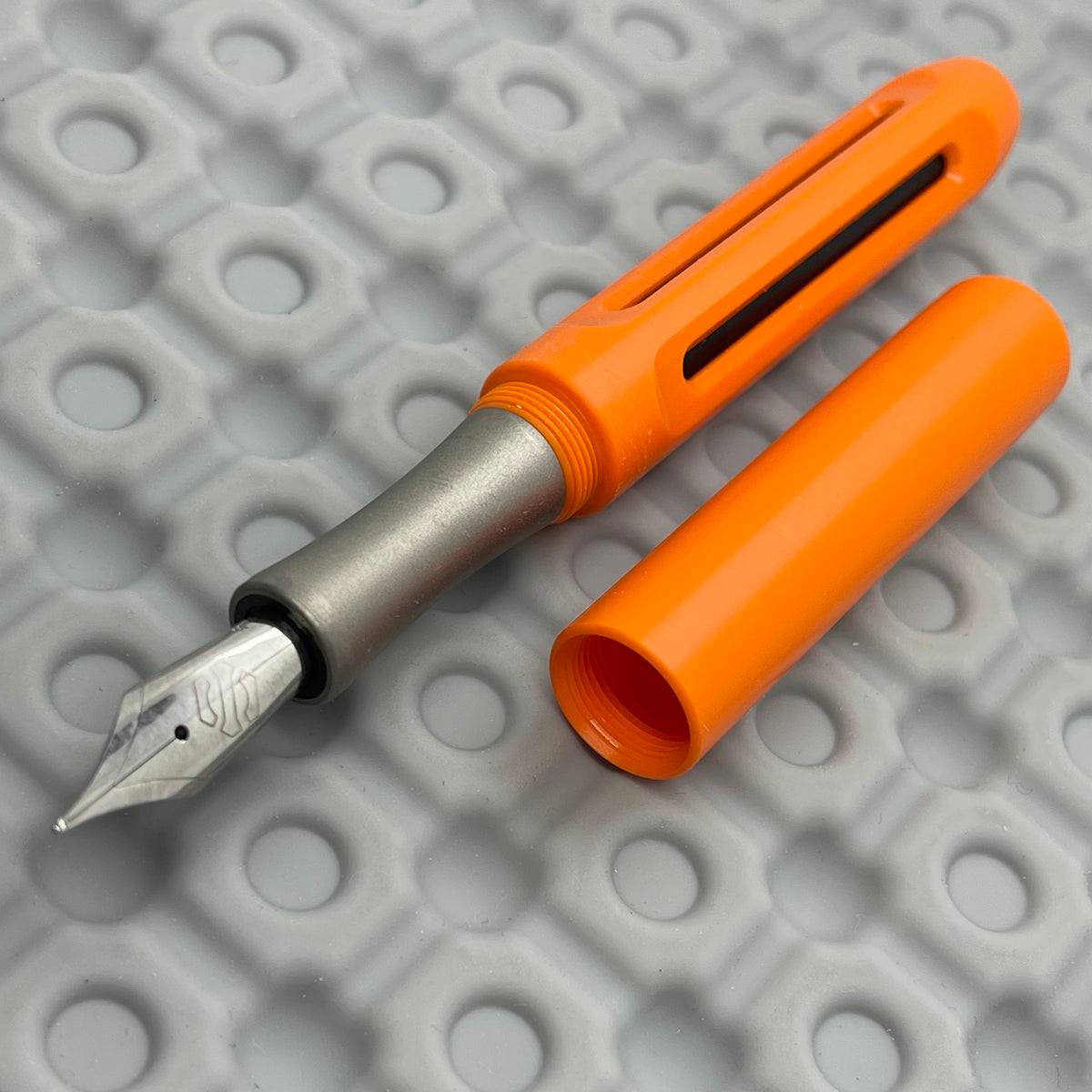 Icon Poly prototype / Blaze Orange