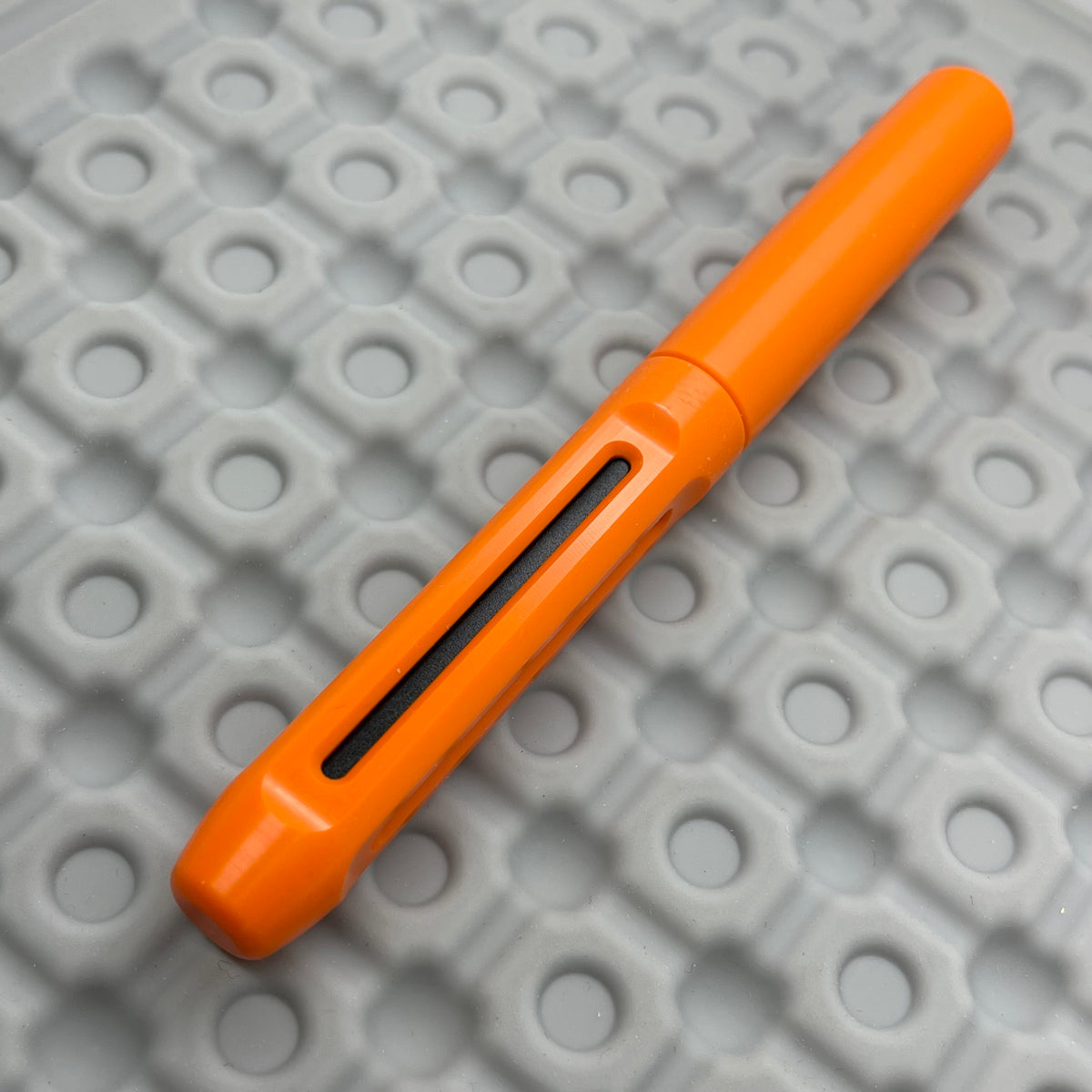 Icon Poly prototype / Blaze Orange