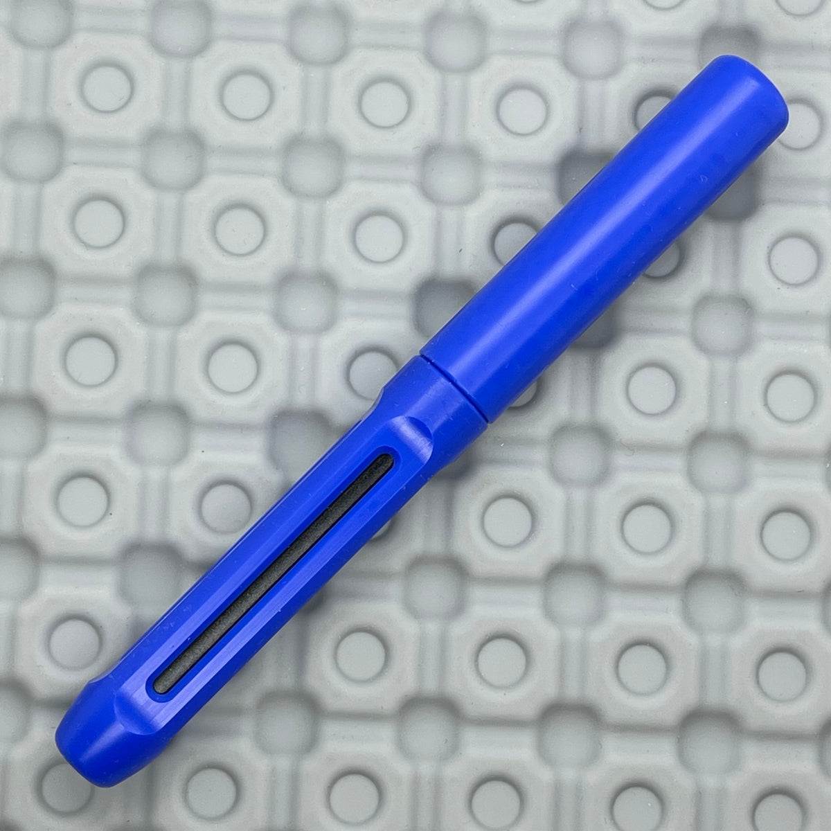 Icon Poly prototype / Blue