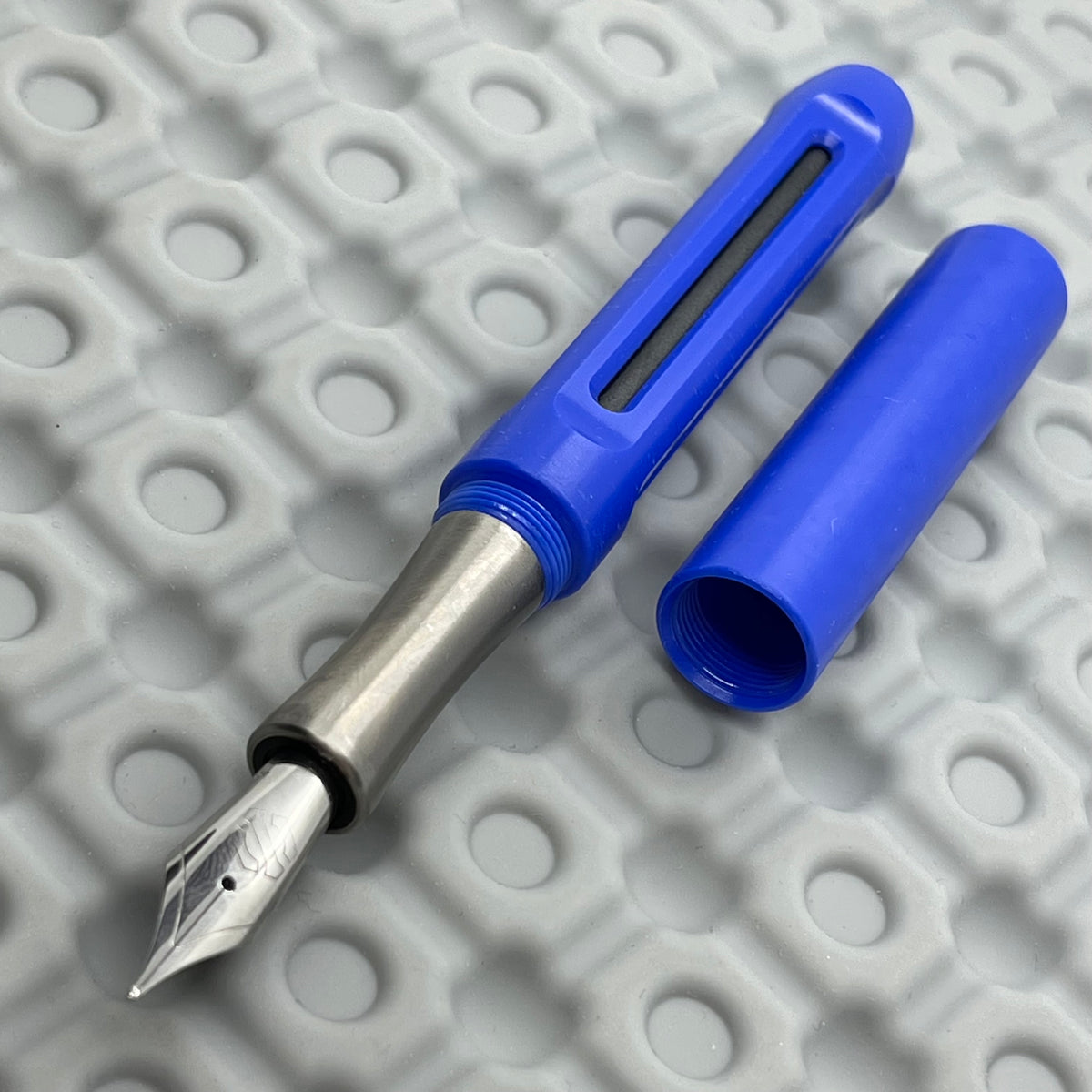 Icon Poly prototype / Blue