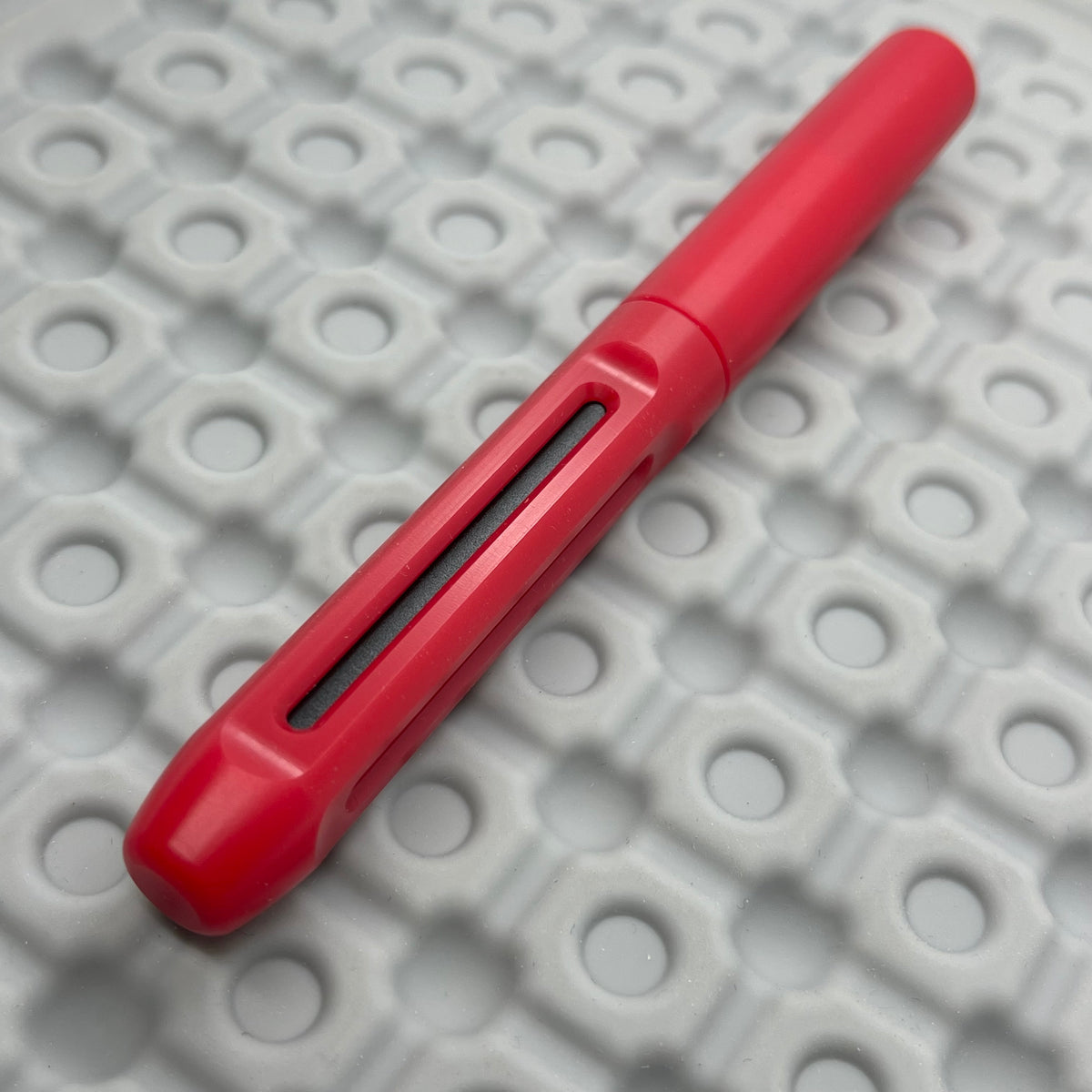Icon Poly prototype / Red