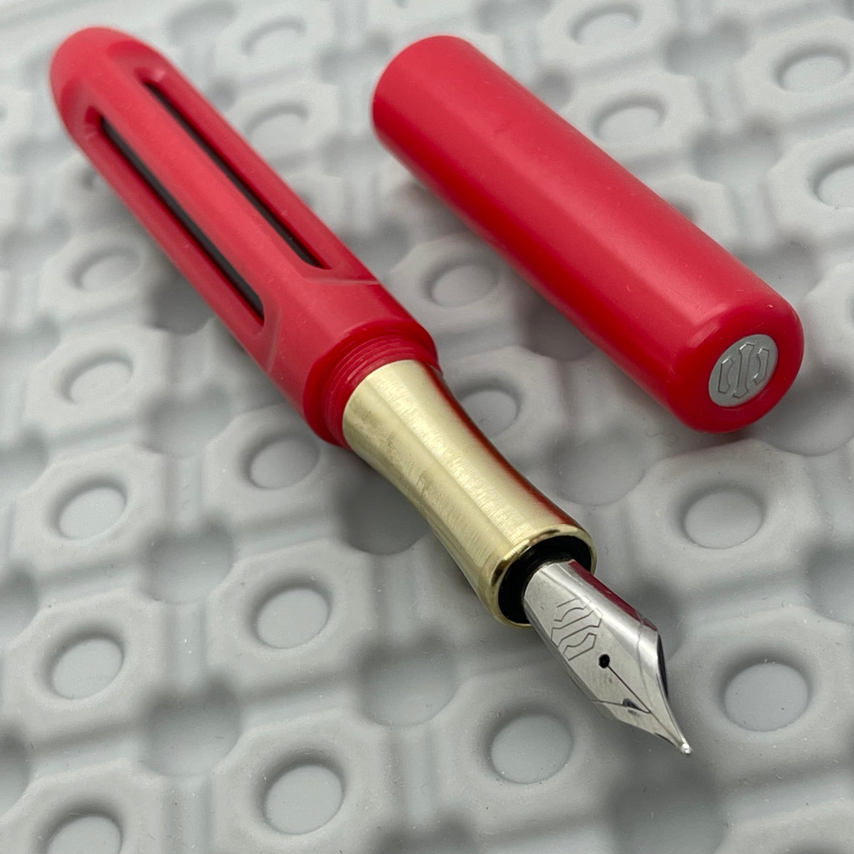 Icon Poly prototype / Red