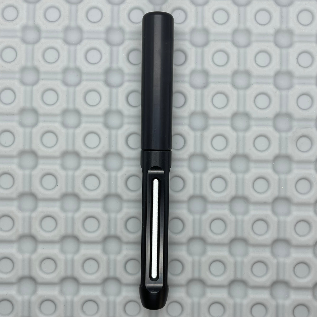 Icon Poly prototype / Black