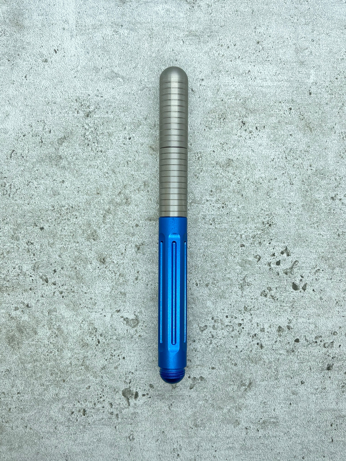 Axle / Titanium (select color)