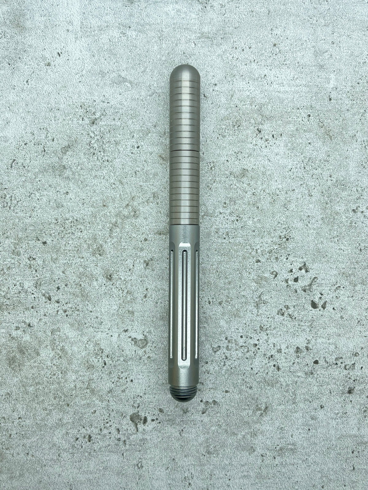 Axle / Titanium (select color)