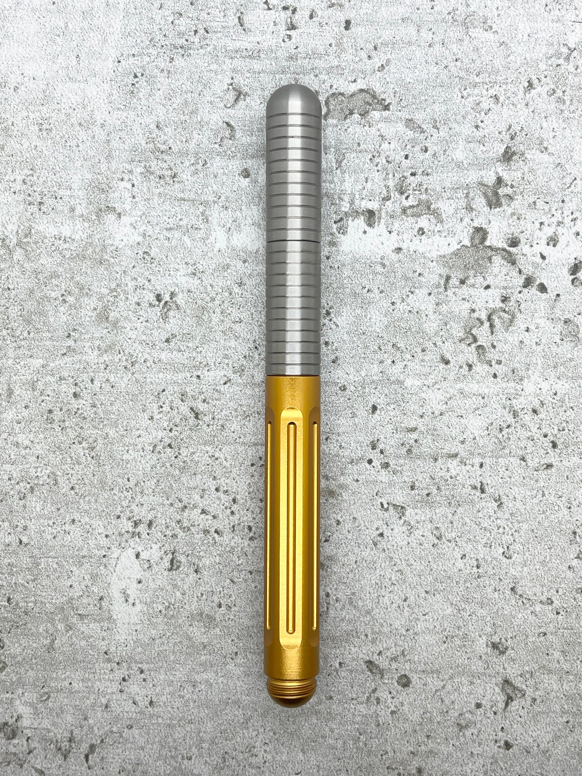 Axle / Titanium (select color)